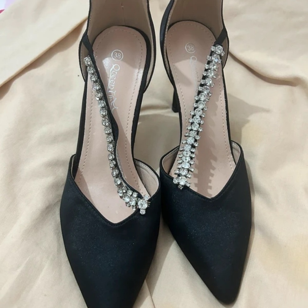 Elegant Black Heels with Crystal Detail